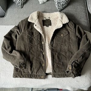 Women’s medium corduroy olive green jacket! Super cute! With fleece lining!